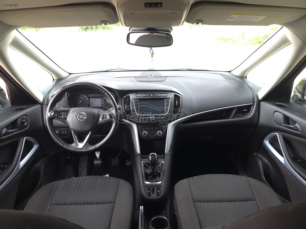 Opel Zafira 4