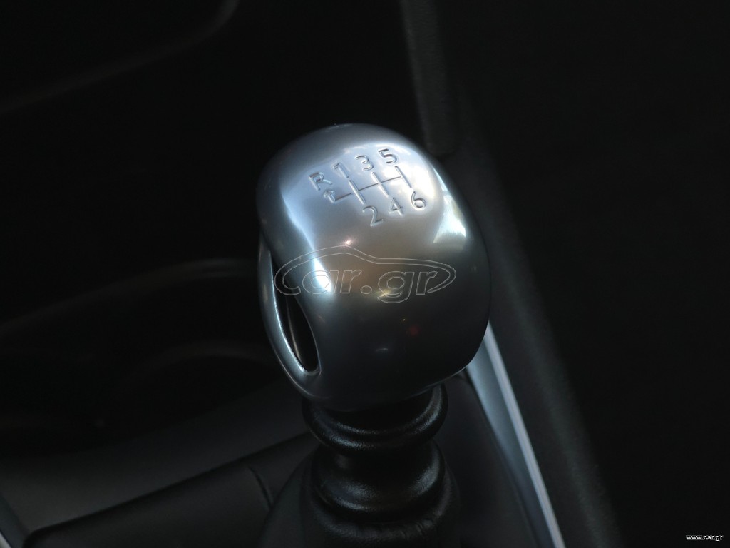 Peugeot 208 6